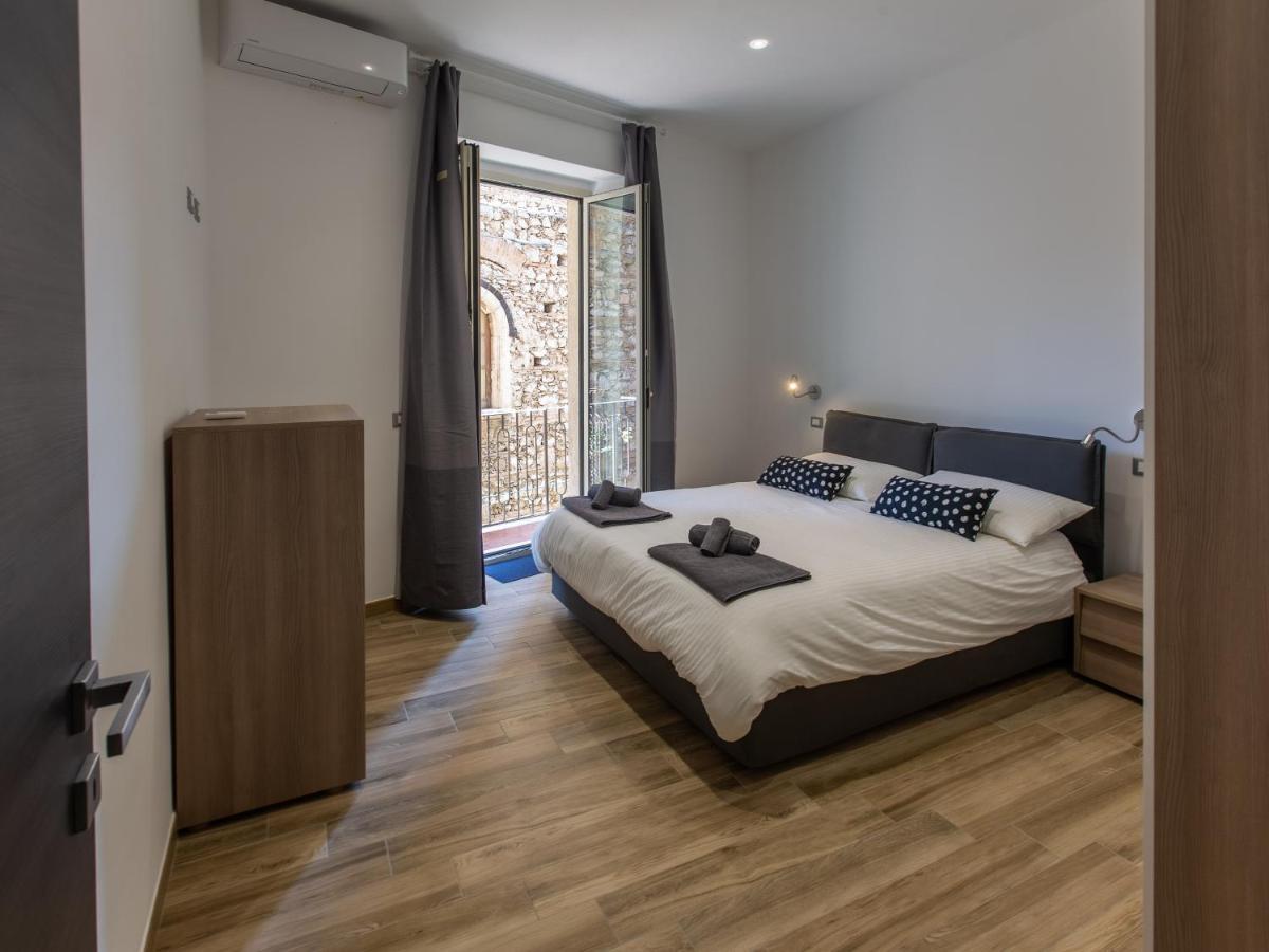 TaoMau - Duomo Square Apartment Taormina Bagian luar foto
