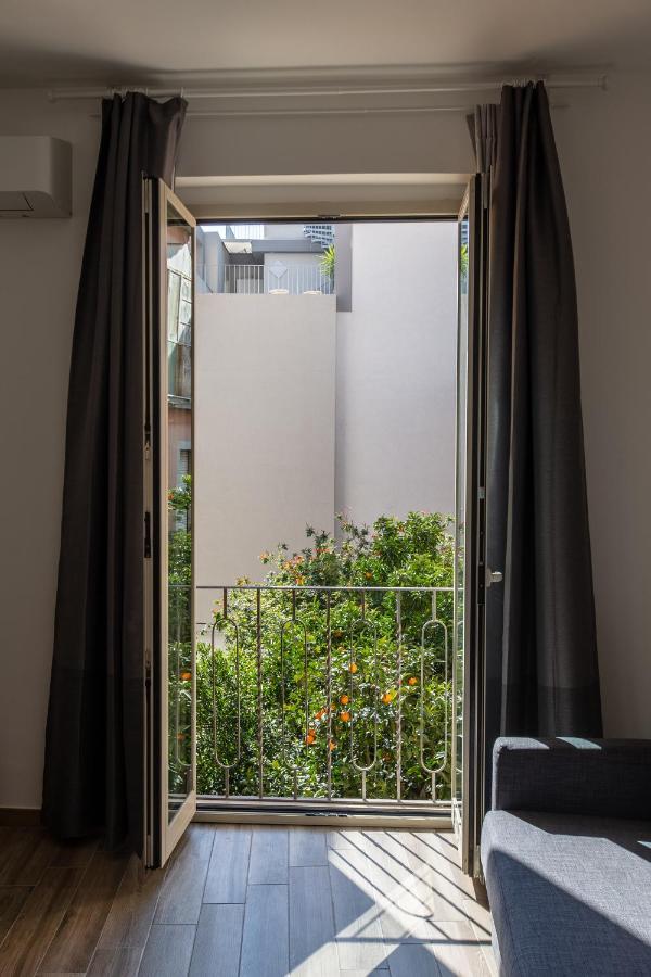 TaoMau - Duomo Square Apartment Taormina Bagian luar foto