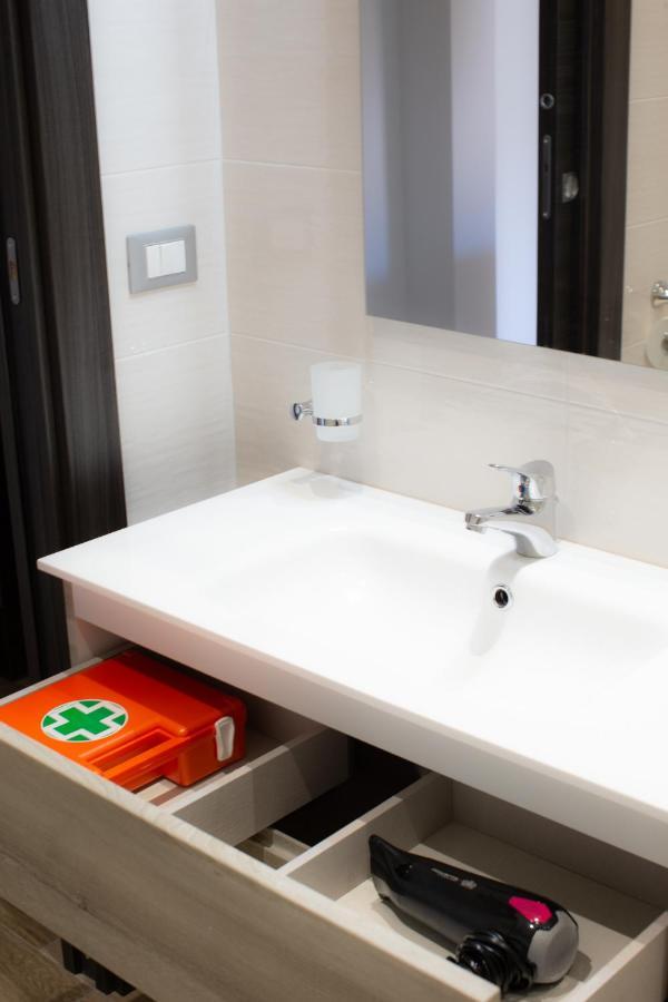 TaoMau - Duomo Square Apartment Taormina Bagian luar foto
