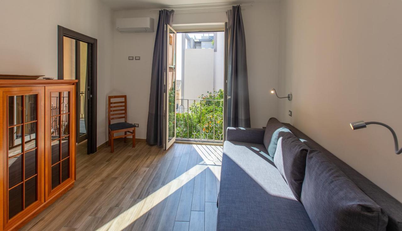 TaoMau - Duomo Square Apartment Taormina Bagian luar foto
