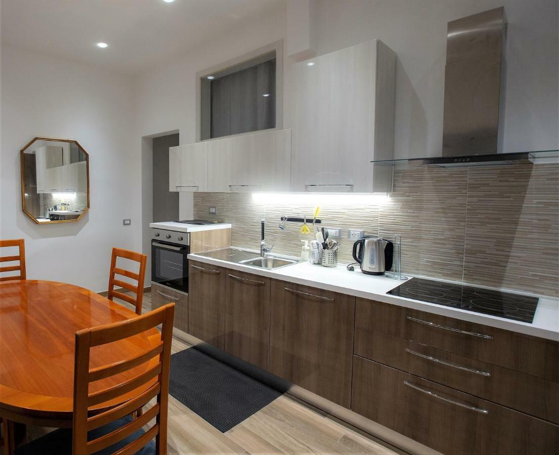 TaoMau - Duomo Square Apartment Taormina Bagian luar foto