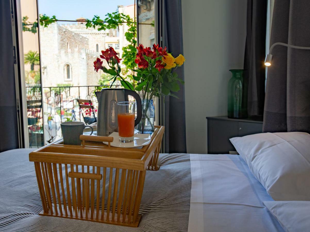 TaoMau - Duomo Square Apartment Taormina Bagian luar foto